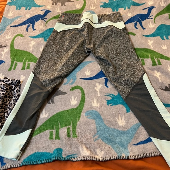 Capris - Picture 4 of 4